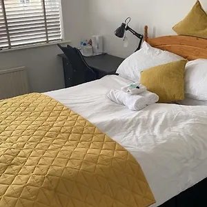 https://cinderhouse-highbury-vale.hotelsin-nottingham.com